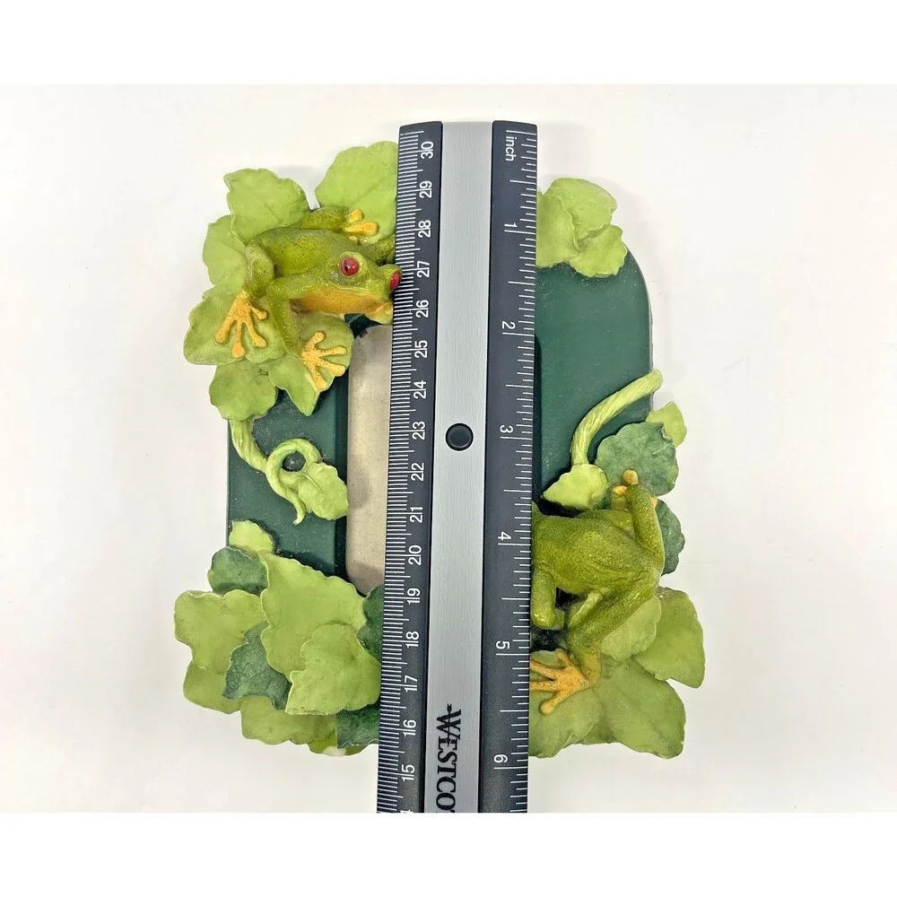 Vintage 1990s Fancy Frames Treefrogs 3D Floral Resin 2.5x3 Green Picture Frame